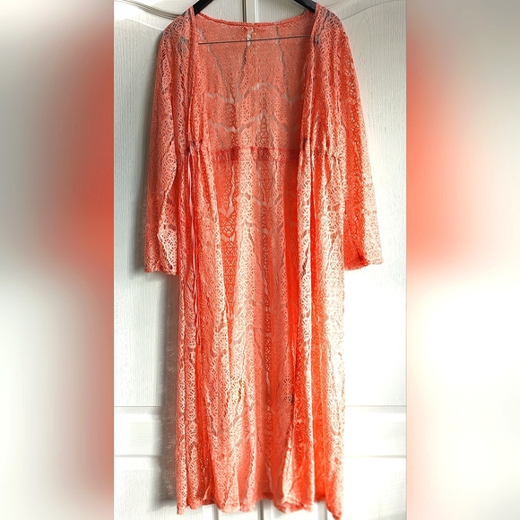 Pink Beach Cover-up🩷 - Picture 6 of 7